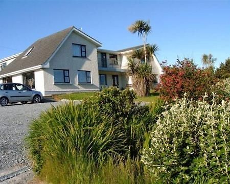 Decourcey'S Hazelbrook Farmhouse B&B Cleggan ภายนอก รูปภาพ