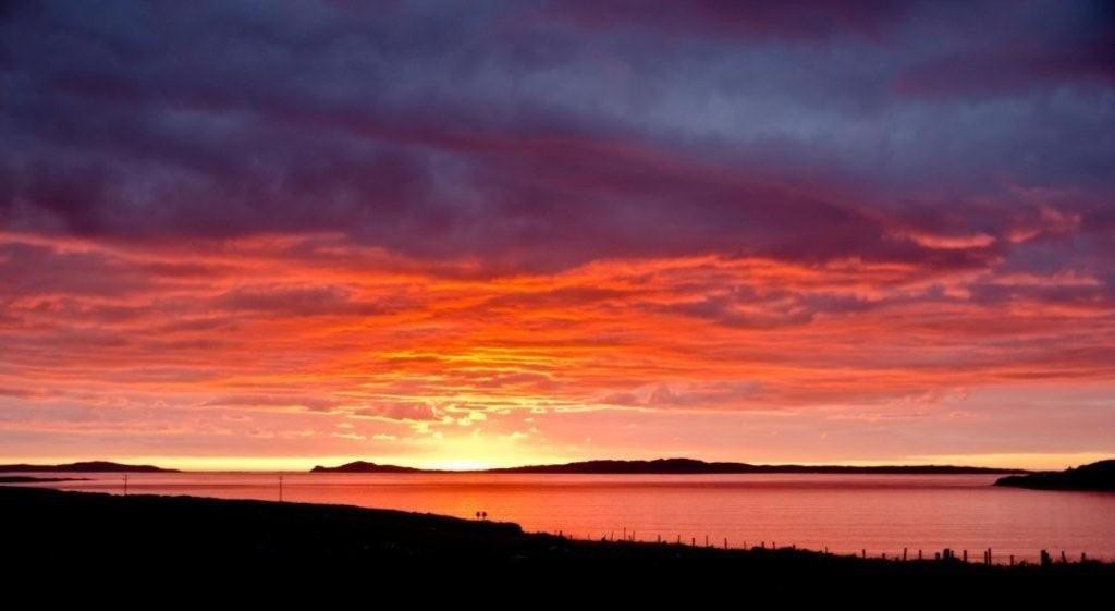 Decourcey'S Hazelbrook Farmhouse B&B Cleggan ภายนอก รูปภาพ