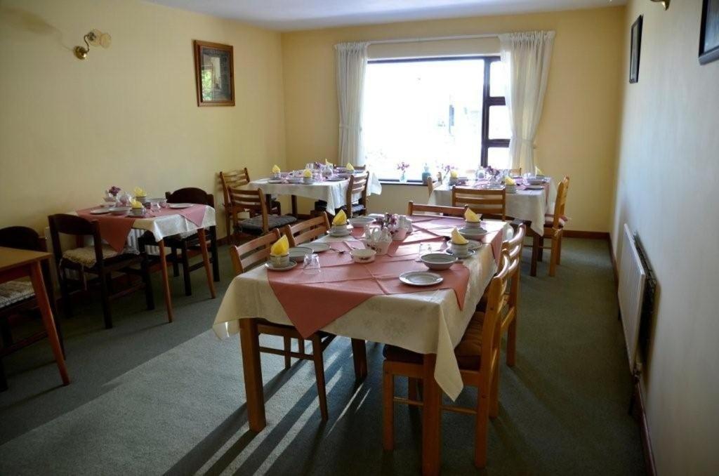 Decourcey'S Hazelbrook Farmhouse B&B Cleggan ภายนอก รูปภาพ